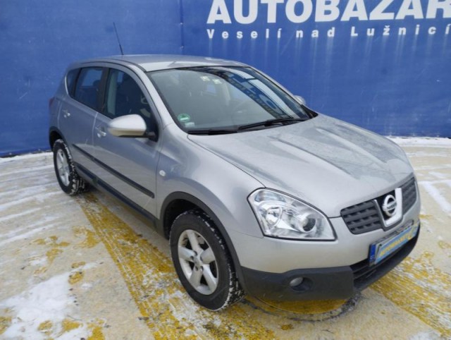 Nissan Qashqai 2.0i 104KW S.KNIHA