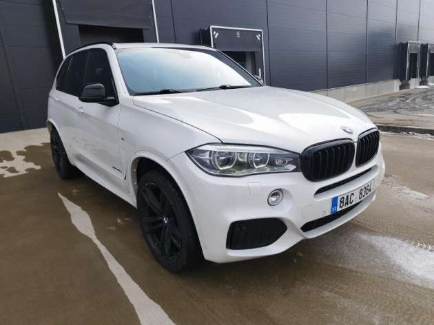 BMW X5 4.0D,M-PACKETvolat 608 081 843