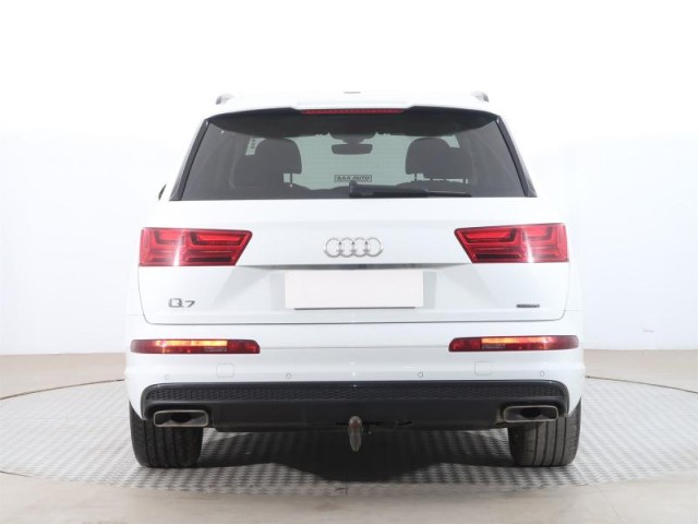 Audi Q7  3.0 TDI 