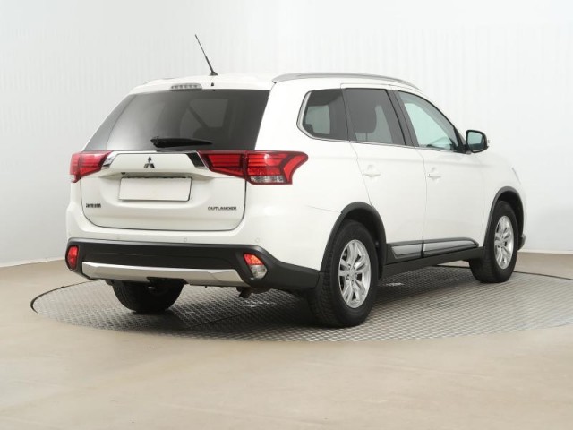 Mitsubishi Outlander  2.2 DI-D 