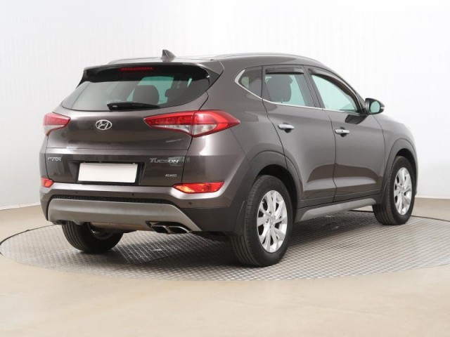 Hyundai Tucson  2.0 CRDi 