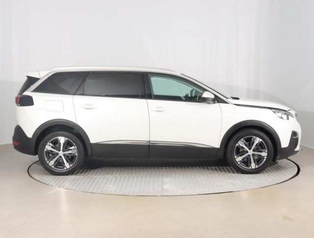 Peugeot 5008  1.5 BlueHDi 