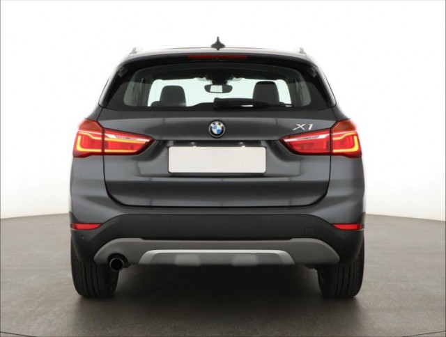 BMW X1  sDrive18i 