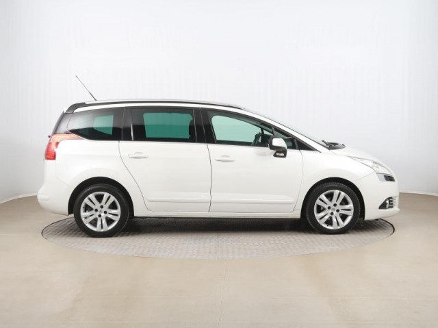 Peugeot 5008  1.6 HDi 