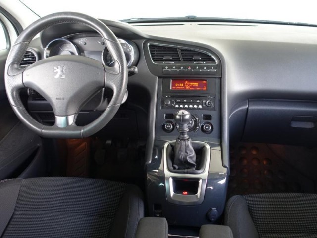 Peugeot 5008  1.6 HDi 