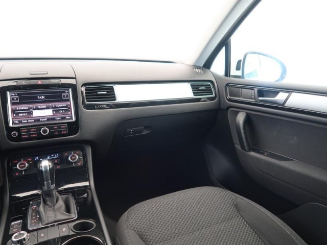 Volkswagen Touareg  3.0 TDI 