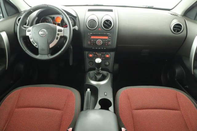 Nissan Qashqai  2.0 