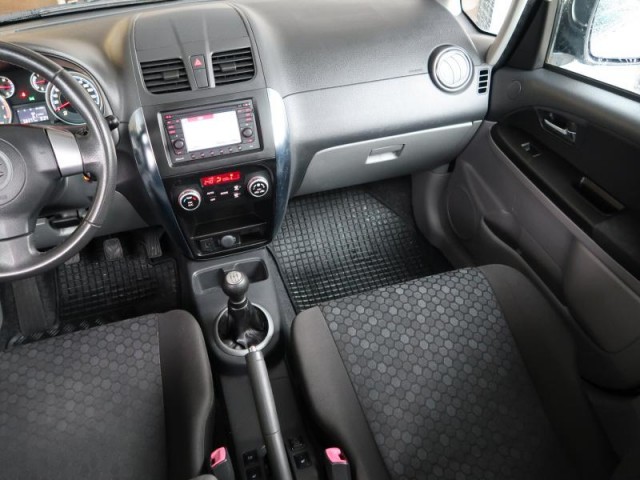 Suzuki SX4  1.6 VVT 