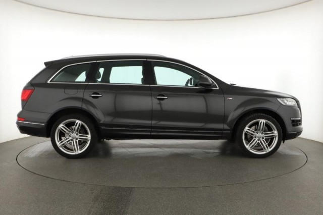 Audi Q7  3.0 TDI S-Line