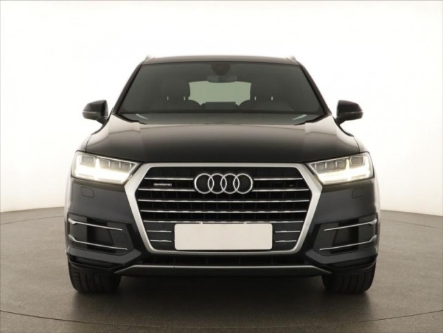 Audi Q7  3.0 TDI S-Line