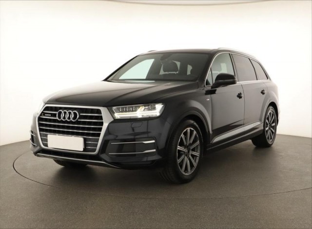 Audi Q7  3.0 TDI S-Line