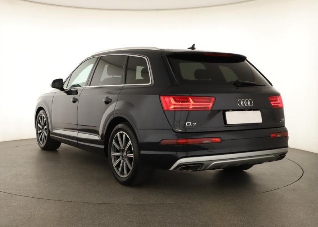 Audi Q7  3.0 TDI S-Line