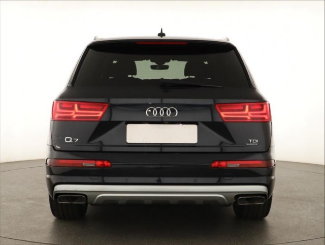 Audi Q7  3.0 TDI S-Line