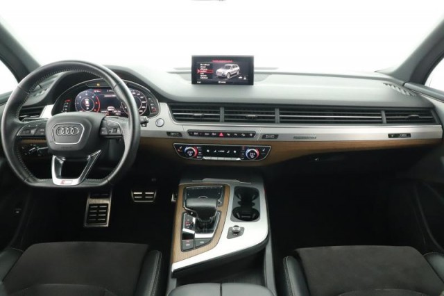 Audi Q7  3.0 TDI S-Line