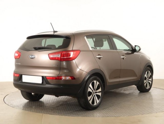 Kia Sportage  2.0 CRDi 