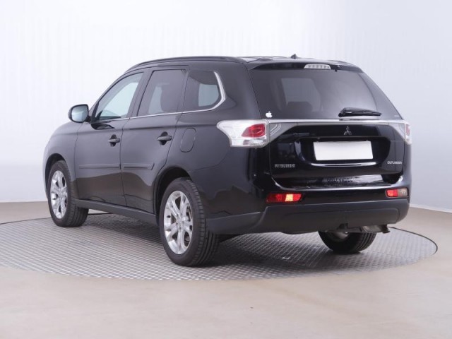 Mitsubishi Outlander  2.2 DI-D 