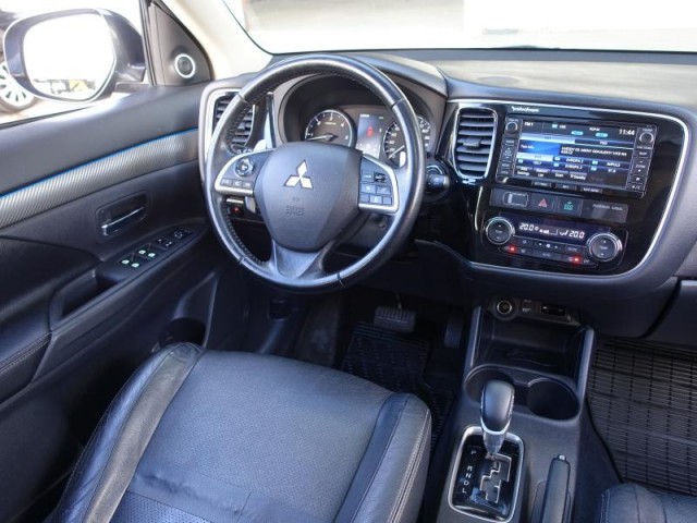 Mitsubishi Outlander  2.2 DI-D 