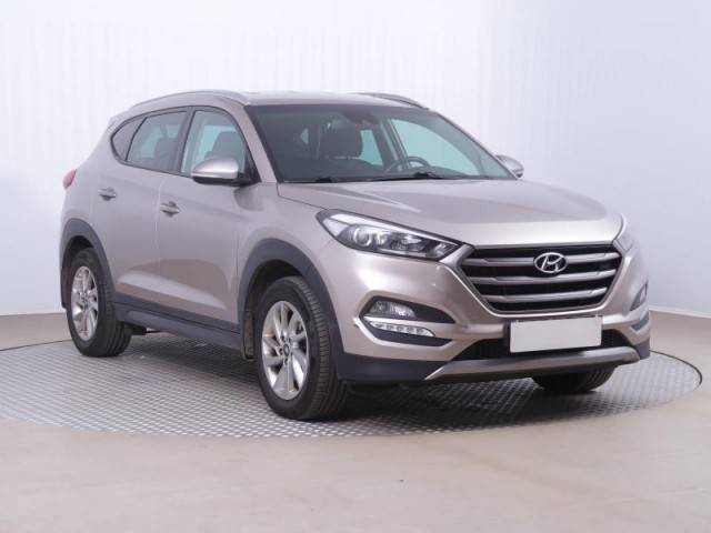 Hyundai Tucson  1.7 CRDi Trikolor