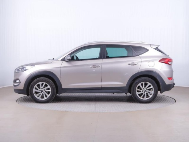 Hyundai Tucson  1.7 CRDi Trikolor