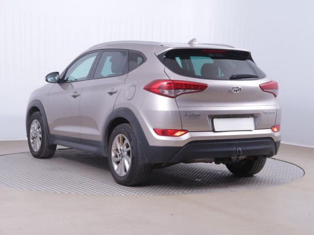 Hyundai Tucson  1.7 CRDi Trikolor