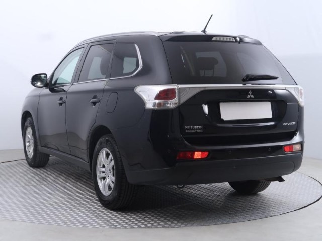 Mitsubishi Outlander  2.0 