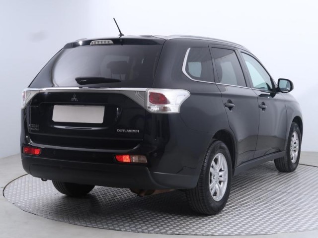 Mitsubishi Outlander  2.0 