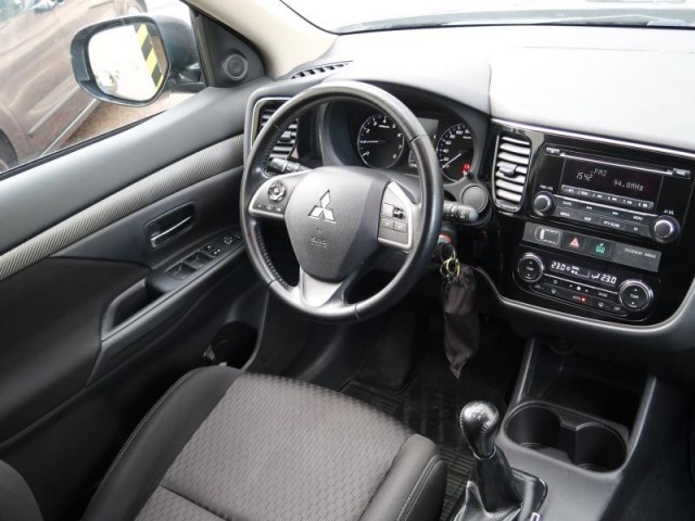 Mitsubishi Outlander  2.0 