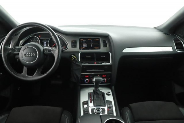 Audi Q7  3.0 TDI 