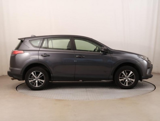 Toyota RAV 4  2.0 VVT-i 