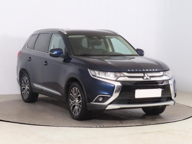 Mitsubishi Outlander  2.2 DI-D Intense