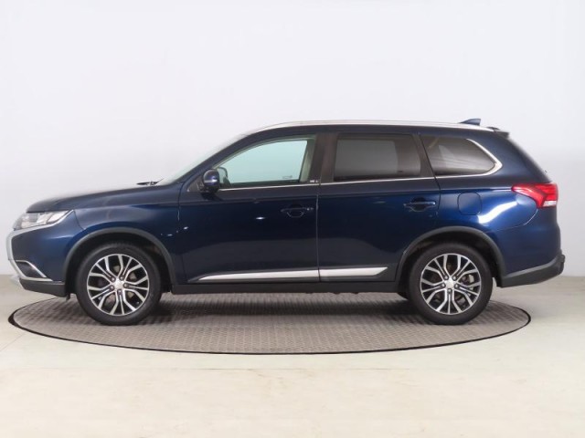 Mitsubishi Outlander  2.2 DI-D Intense