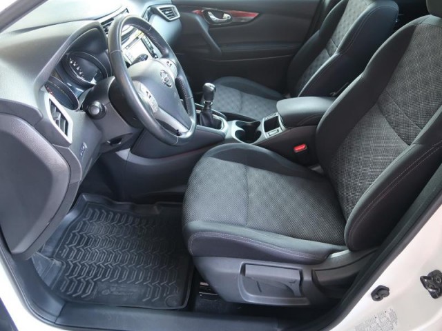 Nissan Qashqai  1.2 DIG-T Tekna