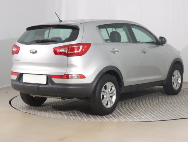 Kia Sportage  2.0 CVVT 