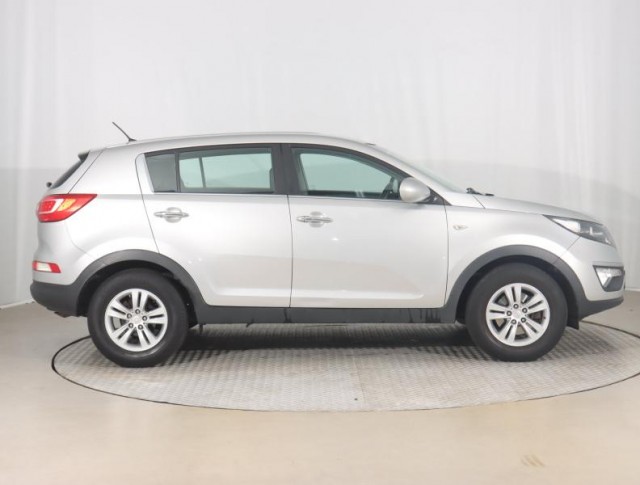 Kia Sportage  2.0 CVVT 