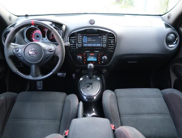 Nissan Juke  1.6 DIG-T Pure Black