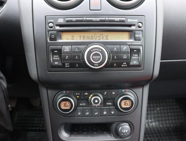 Nissan Qashqai  1.6 