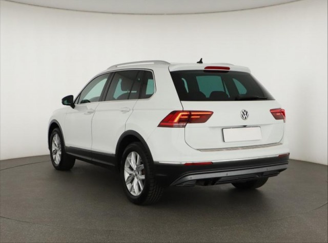 Volkswagen Tiguan  2.0 TSI 