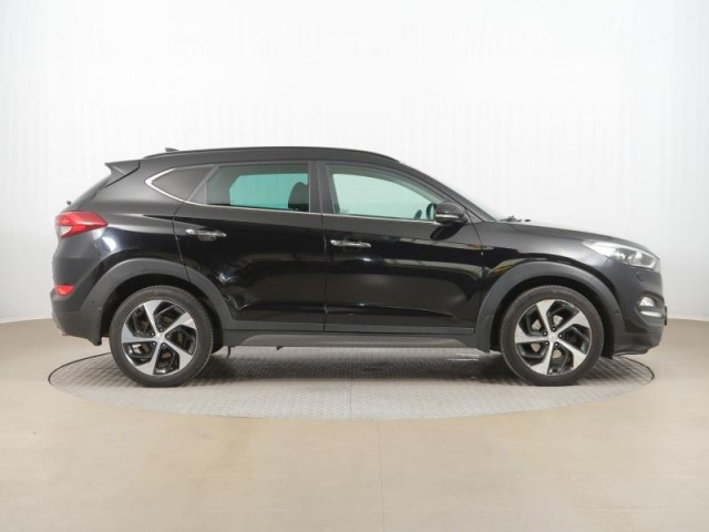 Hyundai Tucson  2.0 CRDi 