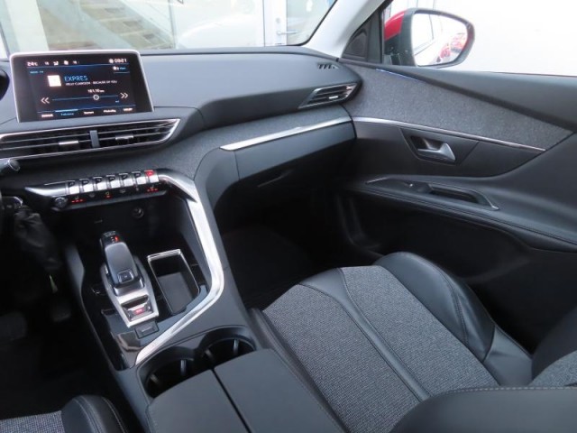 Peugeot 3008  1.2 PureTech 