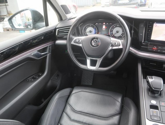 Volkswagen Touareg  3.0 TDI 