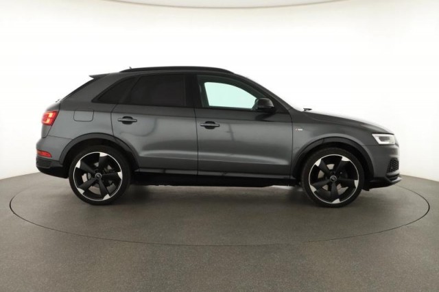 Audi Q3  2.0 TDI S-Line