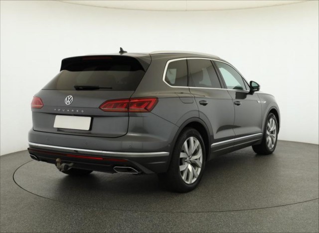 Volkswagen Touareg  3.0 TDI 