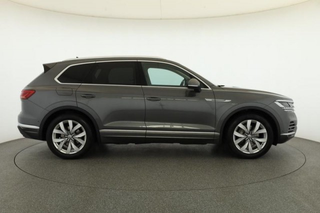 Volkswagen Touareg  3.0 TDI 