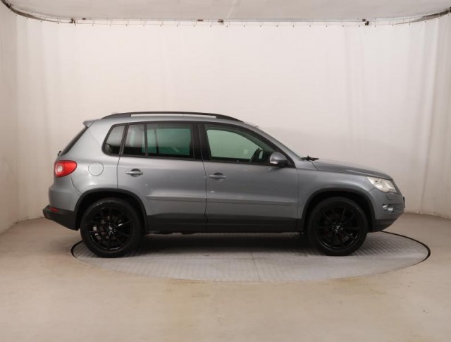 Volkswagen Tiguan  2.0 TDI 