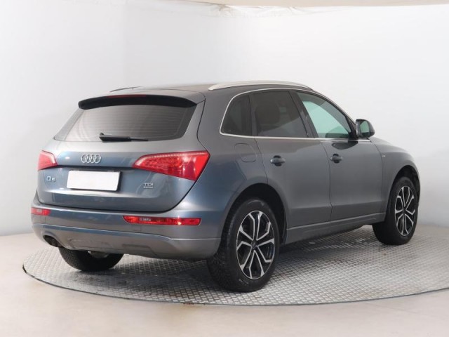 Audi Q5  2.0 TDI S-Line