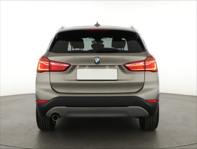 BMW X1  sDrive18i 