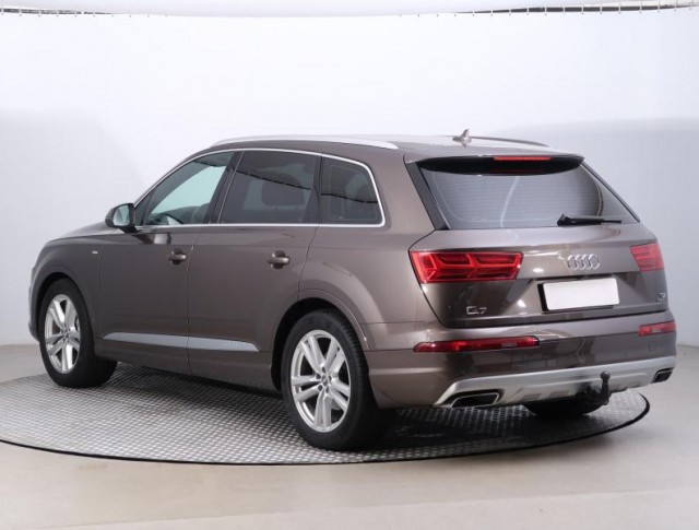 Audi Q7  3.0 TDI 