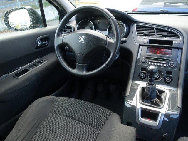 Peugeot 5008  1.6 HDi 