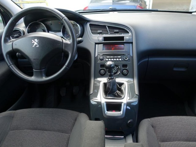 Peugeot 5008  1.6 HDi 