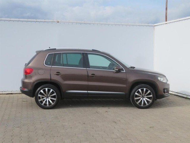 Volkswagen Tiguan  2.0 TSI 